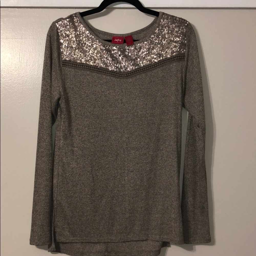 Daytrip sweater. Size Medium.